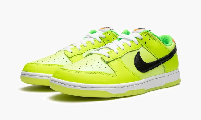 Кроссовки Nike Dunk Low «Glow In The Dark» зеленый