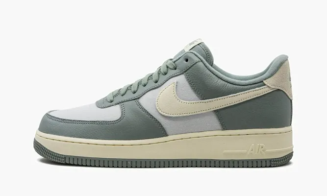Кроссовки Air Force 1 Low LX «Mica Green» зеленый