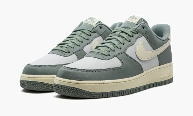 Кроссовки Air Force 1 Low LX «Mica Green» зеленый