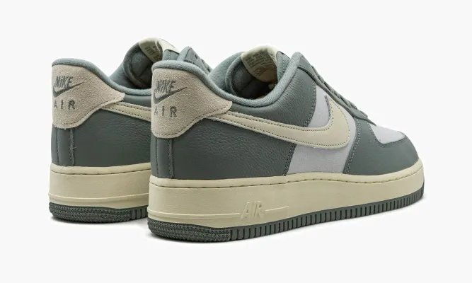 Кроссовки Air Force 1 Low LX «Mica Green» зеленый