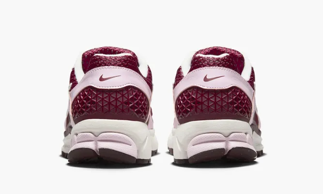 Кроссовки Nike Zoom Vomero 5 Pink Foam Team Red розовый