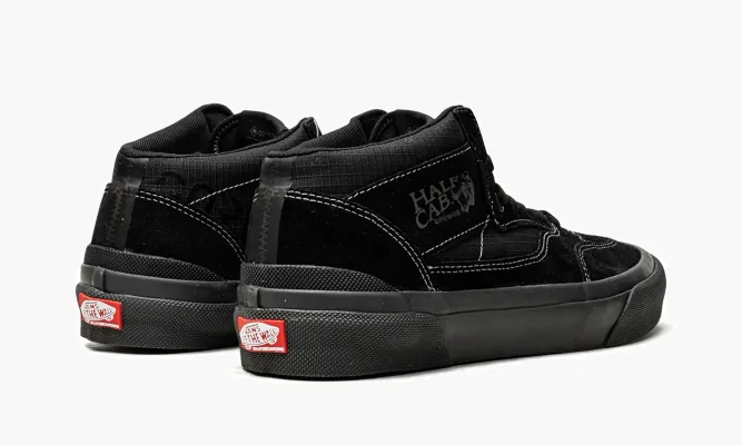 Кроссовки Vans Skate Half Cab Gore-tex «Triple Black» черный