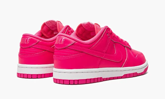 Кроссовки Nike Dunk Low WMNS «Hot Pink» розовый
