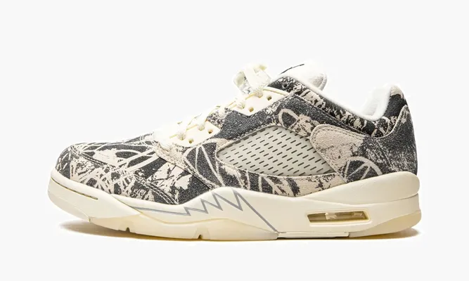 Кроссовки Air Jordan 5 Low WMNS «Expression» бежевый