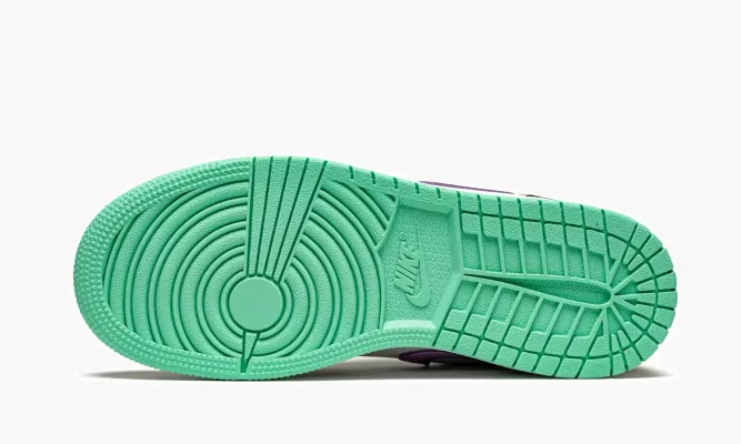 Кроссовки Air Jordan 1 Low GS «Black / Violet Shock / Green Glow» белый
