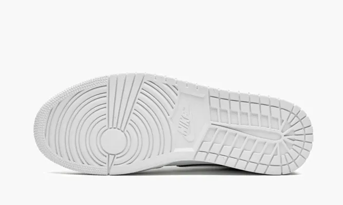 Кроссовки Air Jordan 1 Mid WMNS «Iridescent Outline» белый