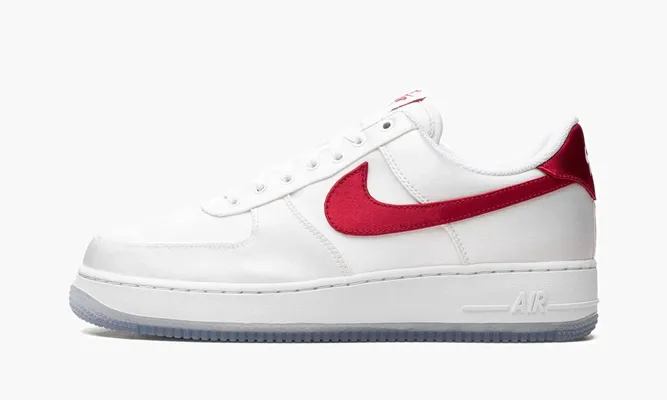 Кроссовки Air Force 1 LO '07 WMNS «Satin White Varsity Red» белый