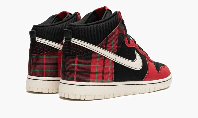Кроссовки Nike Dunk High «Plaid - Black / Red» черный