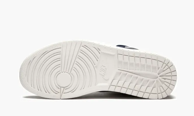 Кроссовки Air Jordan 1 Retro High «Jeter» синий
