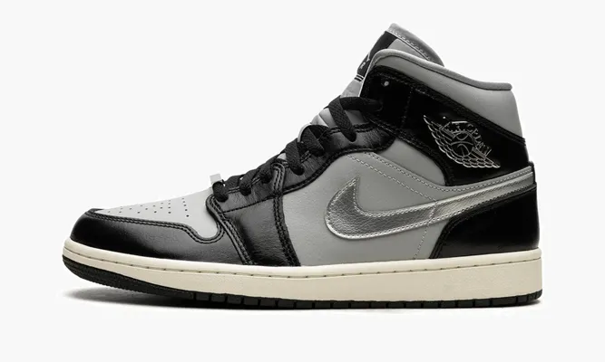 Кроссовки Air Jordan 1 Mid SE WMNS «Black Chrome» черный