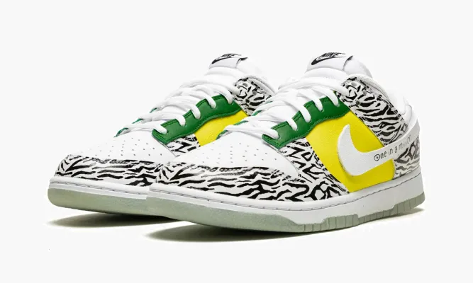 Кроссовки Nike Dunk Low «Doernbecher 2022» белый