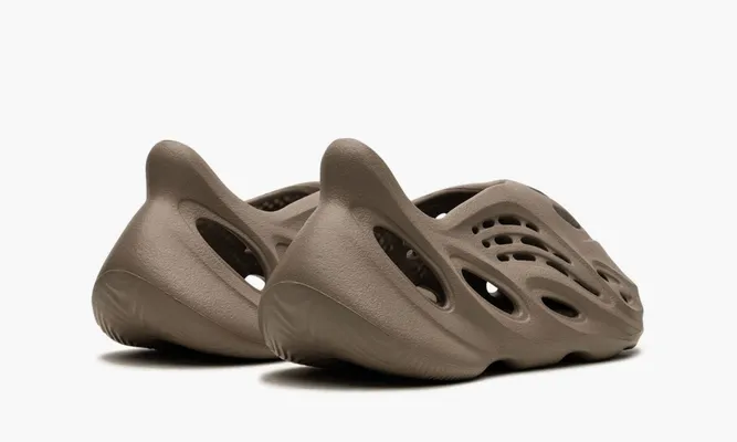 Кроссовки Adidas Yeezy Foam Rnr «Stone Taupe» бежевый