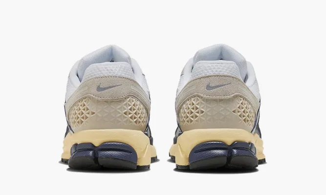 Кроссовки Nike Zoom Vomero 5 «Thunder Blue Cream» кремовый