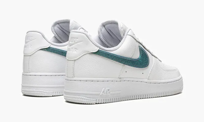 Кроссовки W Air Force 1 '07 ESS «Glitter Swoosh - Celery» белый