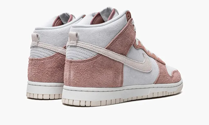 Кроссовки Nike Dunk High «Fossil Rose» белый