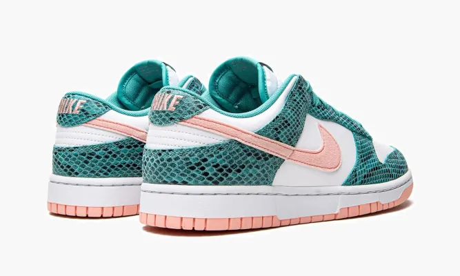 Кроссовки Nike Dunk Low «Snakeskin Washed Teal Bleached Coral» белый
