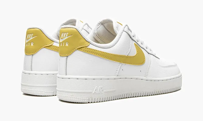 Кроссовки Air Force 1 LO MNS WMNS «White / Saturn Gold» белый
