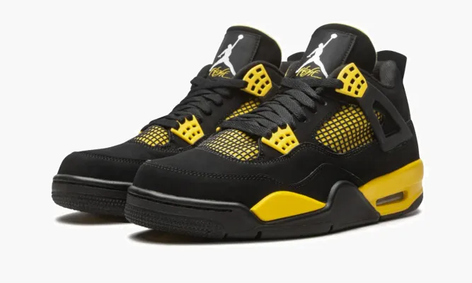 Кроссовки Air Jordan 4 Retro «Thunder» черный