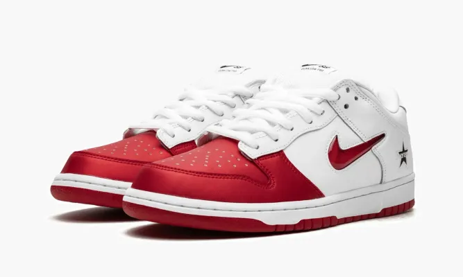 Кроссовки Nike SB Dunk Low «Supreme - Jewel Swoosh Red / White» белый,красный