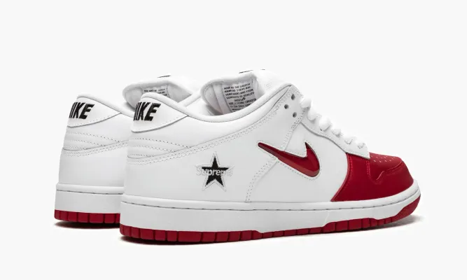 Кроссовки Nike SB Dunk Low «Supreme - Jewel Swoosh Red / White» белый,красный