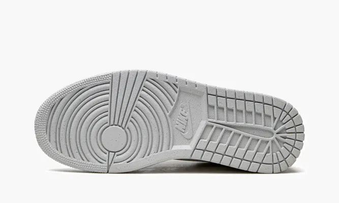 Кроссовки Air Jordan 1 Low SE WMNS «Grey Cream» белый
