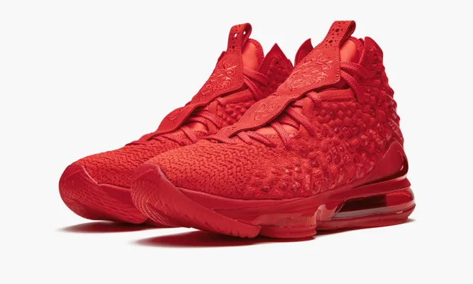Для баскетбола Nike Lebron 17 «Red Carpet» красный