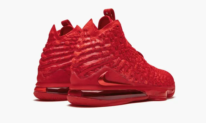 Для баскетбола Nike Lebron 17 «Red Carpet» красный