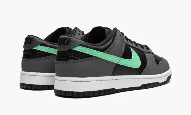 Кроссовки Nike Dunk Low Retro «Black / Green Glow» черный
