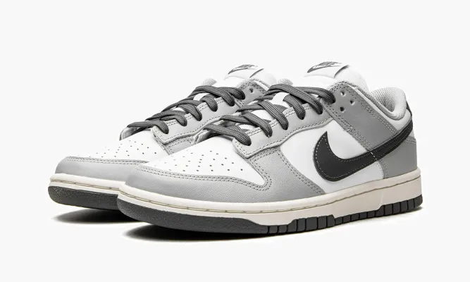 Кроссовки Nike Dunk Low WMNS «Light Smoke Grey» белый