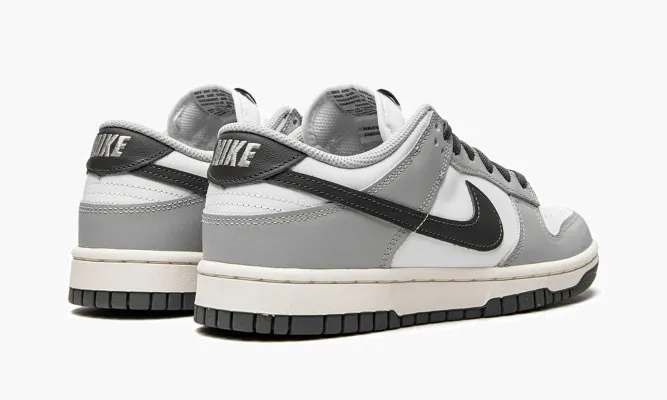 Кроссовки Nike Dunk Low WMNS «Light Smoke Grey» белый