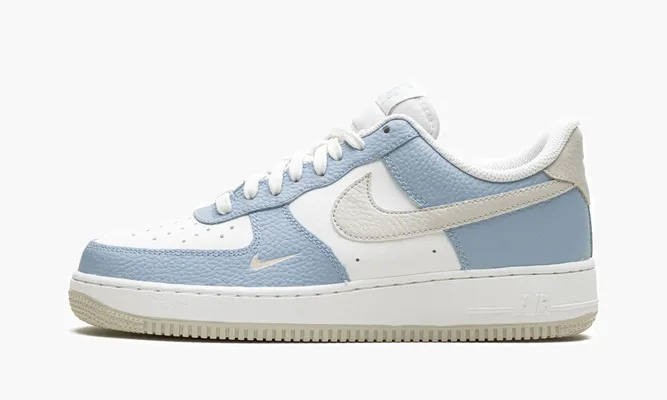 Кроссовки Air Force '07 WMNS «Baby Blue» lightBlue,белый