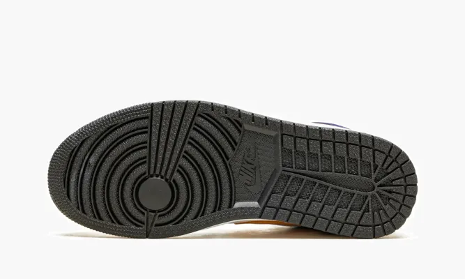 Кроссовки Air Jordan 1 HI Flyease «Lakers» фиолетовый