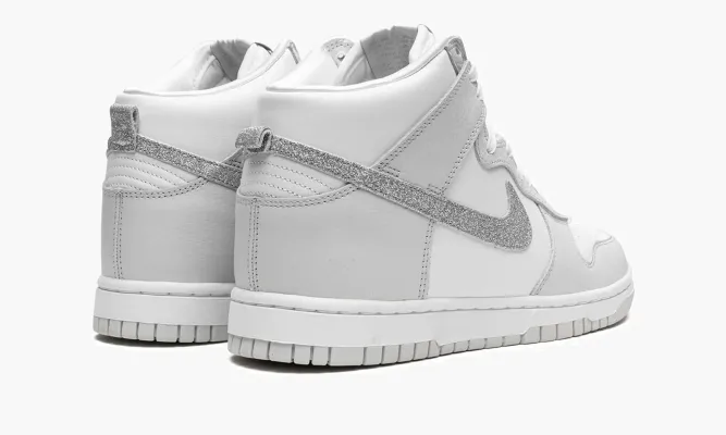 Кроссовки Nike Dunk High WMNS «Silver Swoosh» белый