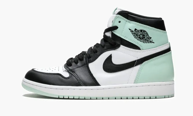 Кроссовки Air Jordan 1 Retro High OG Nrg «Igloo» белый