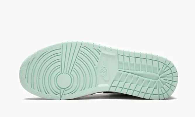 Кроссовки Air Jordan 1 Retro High OG Nrg «Igloo» белый