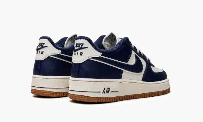 Кроссовки Air Force 1 LV8 (GS) «College Pack - Midnight Navy» белый,синий