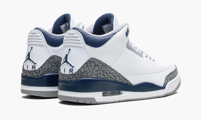 Кроссовки Air Jordan 3 Retro «Midnight Navy» синий