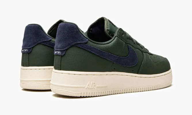 Кроссовки Air Force 1 '07 Craft «Galactic Jade» зеленый
