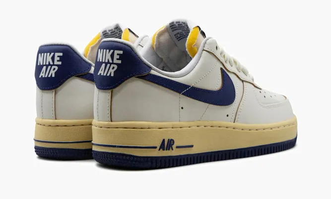 Кроссовки Air Force 1 '07 WMNS «Inside Out» белый