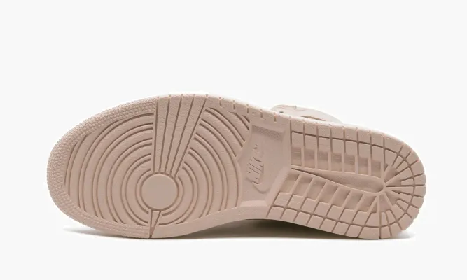 Кроссовки Air Jordan 1 Retro High OG «Guava Ice» бежевый