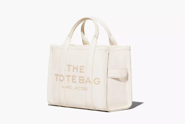 Сумки Marc Jacobs The Leather Medium Tote Bag «Cotton» кремовый