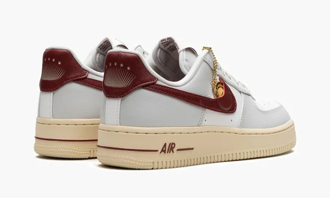 Кроссовки Air Force 1 LO WMNS «Swoosh Pocket - Team Red» серый,белый