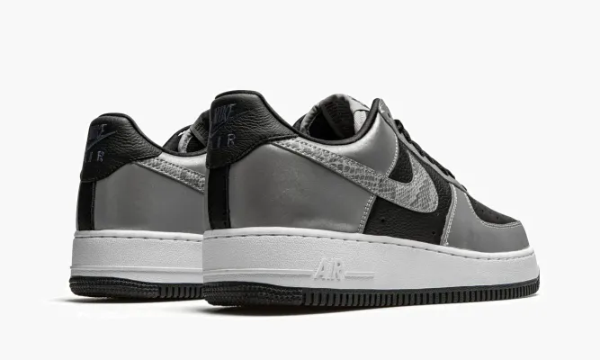 Кроссовки Nike Air Force 1 Low «Silver Snake» serebryannyy,черный