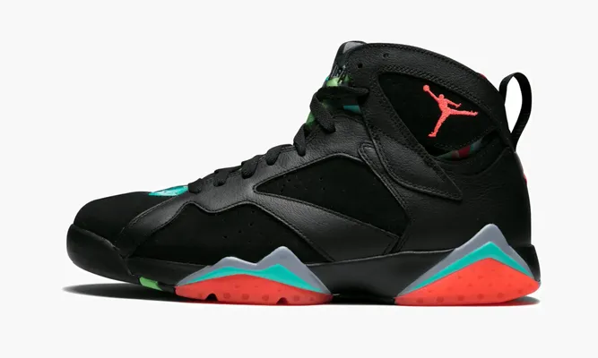 Кроссовки Air Jordan 7 Retro 30th «Barcelona Nights» черный