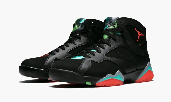 Кроссовки Air Jordan 7 Retro 30th «Barcelona Nights» черный