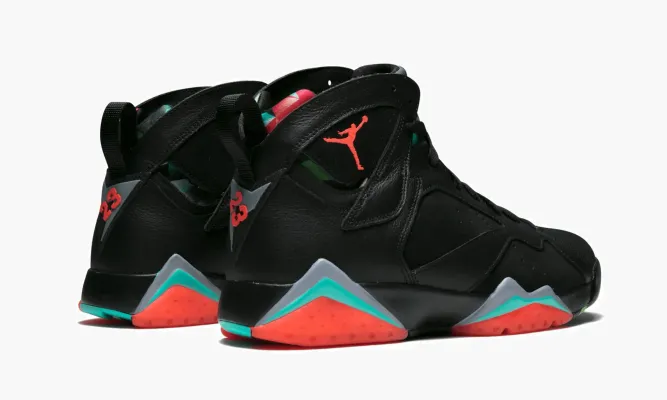 Кроссовки Air Jordan 7 Retro 30th «Barcelona Nights» черный