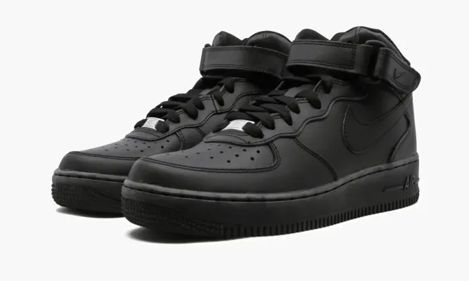 Кроссовки Air Force 1 Mid GS «Triple Black» черный