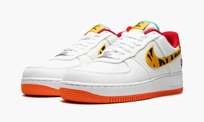 Кроссовки Air Force 1 '07 LX WMNS «Year of the Tiger» белый