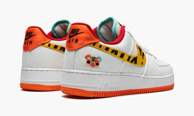 Кроссовки Air Force 1 '07 LX WMNS «Year of the Tiger» белый