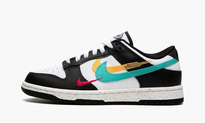 Кроссовки Nike Dunk Low WMNS «Lunar New Year - Multi-swoosh» белый